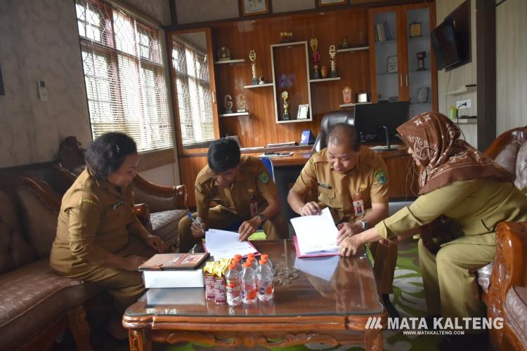 Diskominfo dan Disdukcapil Kapuas Jalani PKS Terkait Pemanfaatan Data