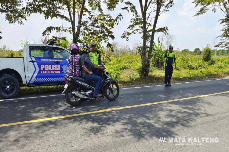 Rawan Terjadi Laka Lantas, Satlantas Polresta Palangka Raya Pantau Arus Lalin Mahir Mahar Lingkar Luar