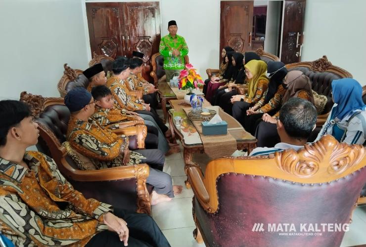 Pj Bupati Sukamara Lepas Kontingen Festival Seni Qosidah Tingkat Provinsi