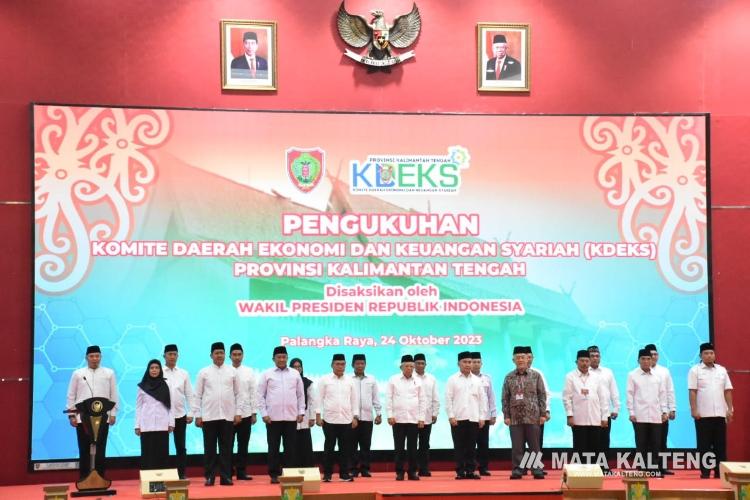 Gubernur Sugianto Sabran Resmi Nakhodai KDEKS Kalteng Periode 2023-2025