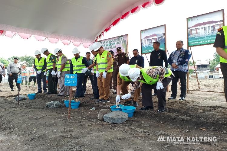 Pj Bupati Letakkan Batu Pertama Pembangunan Kantor Pengadilan Agama Sukamara