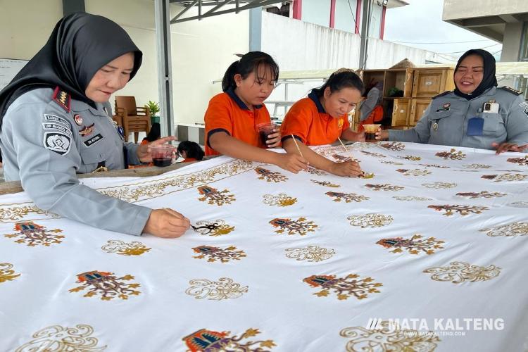 WBP di Lapas Perempuan Kelas IIA Palangka Raya Diberikan Pelatihan Kemandirian dan Keterampilan