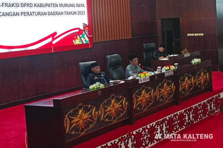 Pemkab Mura Dengarkan Pemandangan Umum Fraksi DPRD