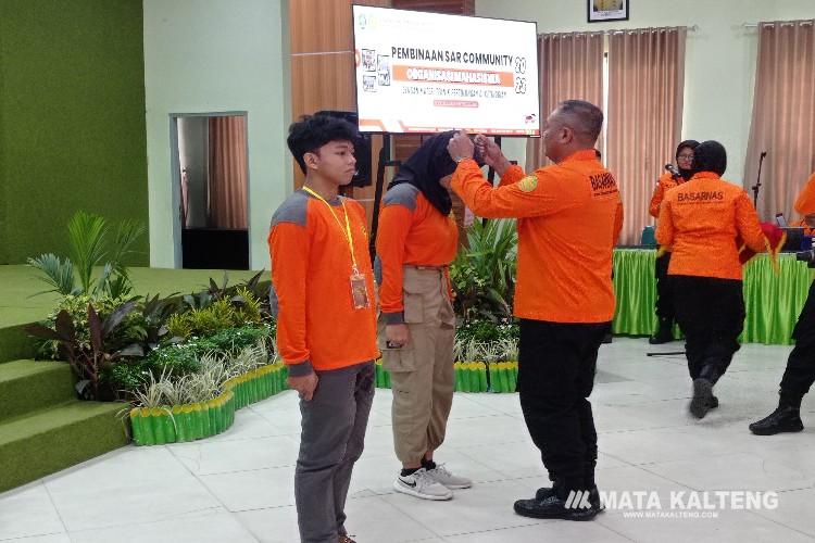 Berikan Keterampilan Pertolongan Ketinggian, Kantor Pertolongan dan Pencarian Palangka Raya Gelar Pembinaan SAR Community di UMPR