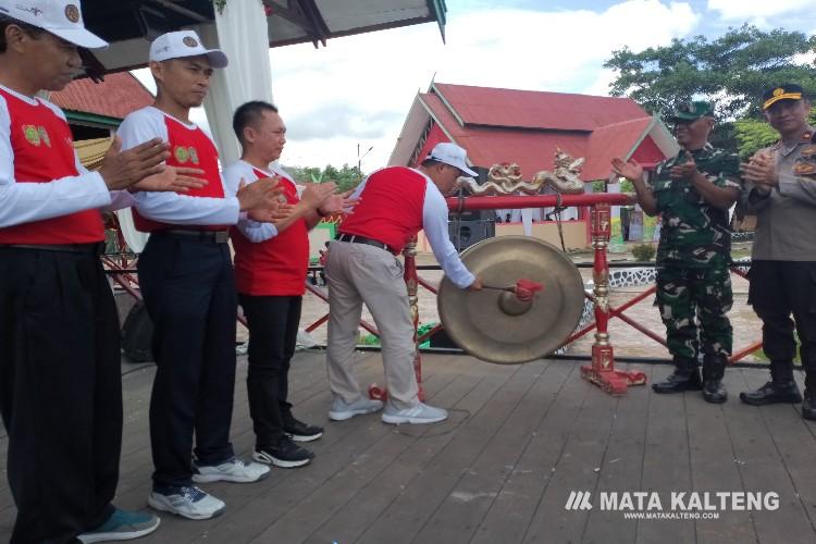 Sekda Sukamara Tutup Festival Budaya Gawi Barinjam 