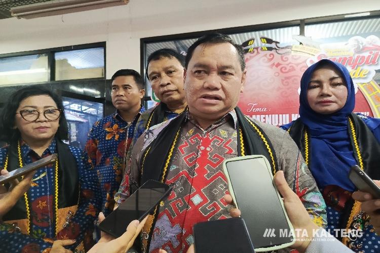 Bupati Kotim Tegaskan Pembangunan Pasar Mangkikit Harus Selesai