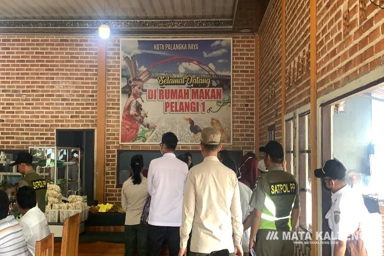 Tingkatkan PAD, BPPRD dan Satpol PP Patroli ke Tempat Usaha di Palangka Raya