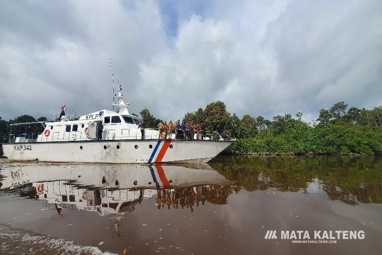 Pastikan Pulau Hanibung Jadi Destinasi Wisata Penangkaran Buaya, Ini yang Dilakukan Bupati Kotim