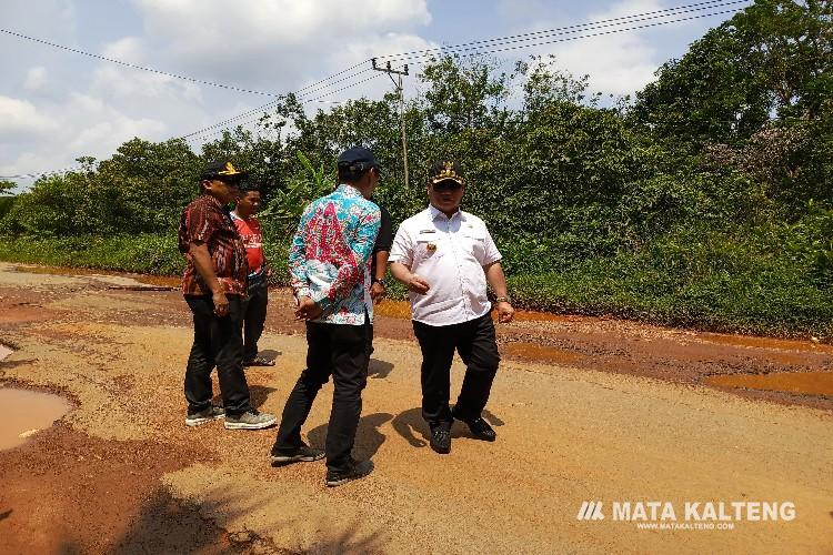 2024, Pemkab Kotim Lakukan Peningkatan Jalan Hingga ke Desa