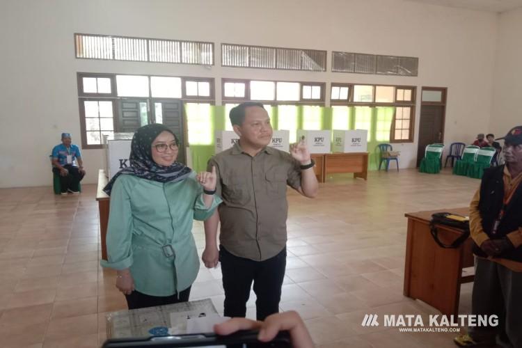 Pj Bupati Barsel Gunakan Hak Pilih di TPS 40 Kecamatan Dusel