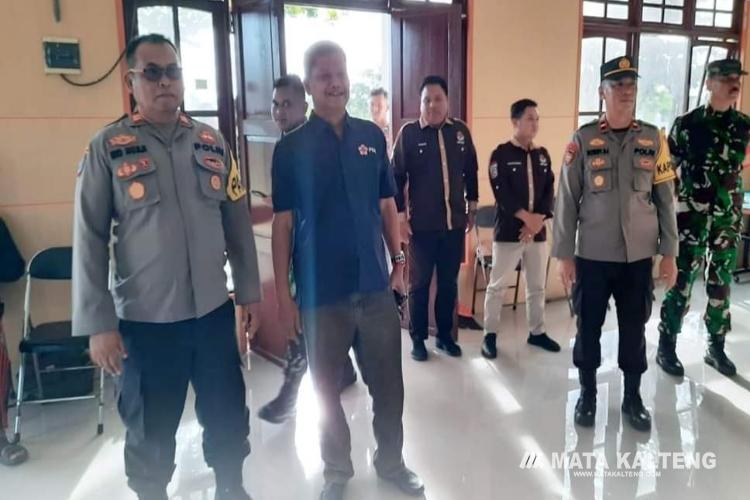 Pj Bupati Monitoring Pleno Rekapitulasi Perhitungan Suara Tingkat Kecamatan