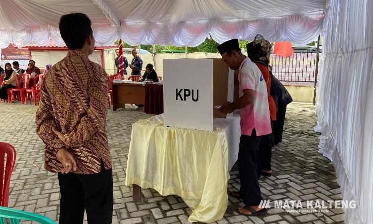 KPU Kotim Akui Sempat Terjadi Kesalahan pada Aplikasi Sirekap, Waduh…