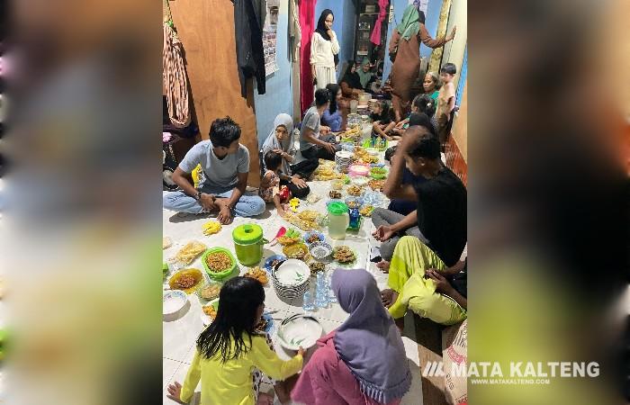 Hindari Makan Berlebih saat Berbuka Puasa