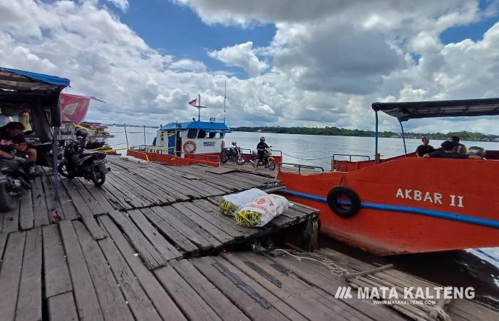 Kerusakan Semakin Parah, Pelabuhan Penyebrangan Seranau Membahayakan