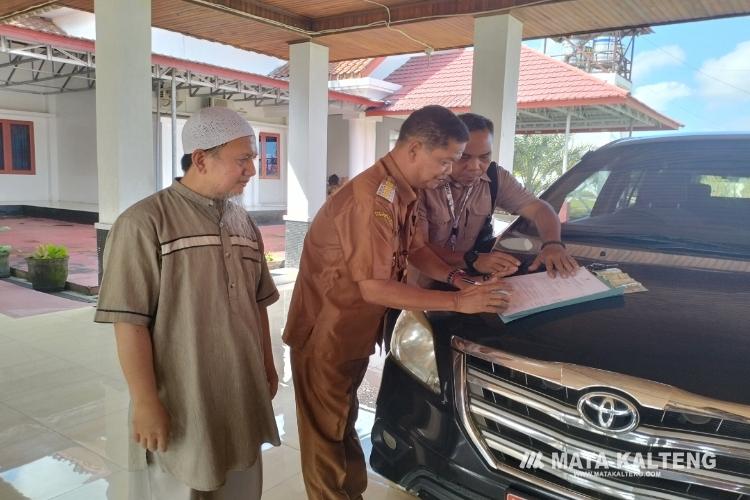 Pj Bupati Serahkan Bantuan Mobil Dinas Untuk Dua Ormas Islam