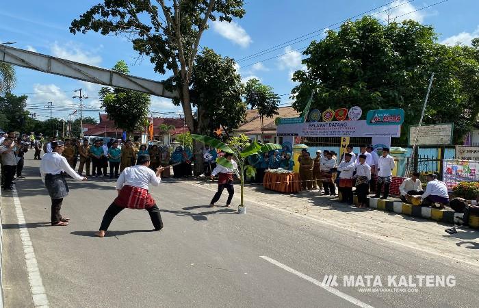 Pj Bupati Sukamara Hadiri Penilaian Lomba Desa di Kelurahan Padang 