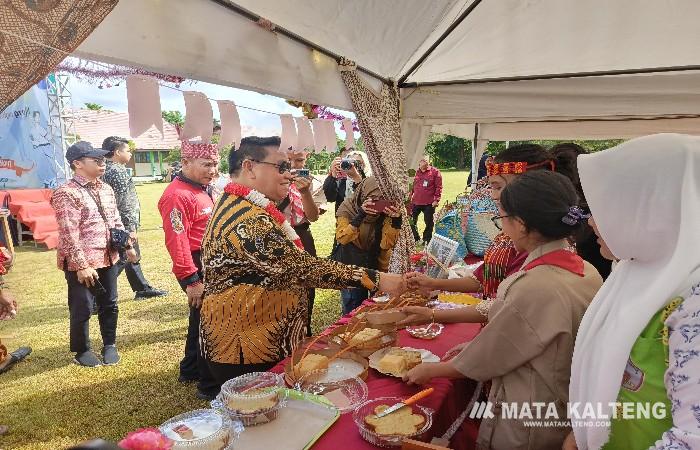 Bupati Kotim Apresiasi Pelaksanaan Panen Karya (P5) Proyek Penguatan Profil Pelajar Pancasila dan Pentas Seni SMAN 4 Sampit