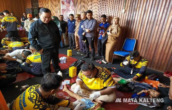 Bupati Kotim Halikinnor Tinjau Pelaksanaan Sunat Masal di Kecamatan Mentaya Hulu