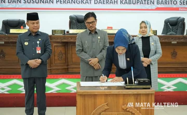 Pj Bupati Barsel Sampaikan Laporan Keuangan Pada Paripurna Ke-7