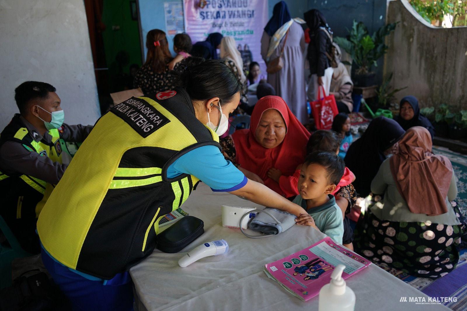 Solusi Cegah Stunting, Posyandu Keliling Rumkit Bhayangkara Hadir di Tengah Masyarakat